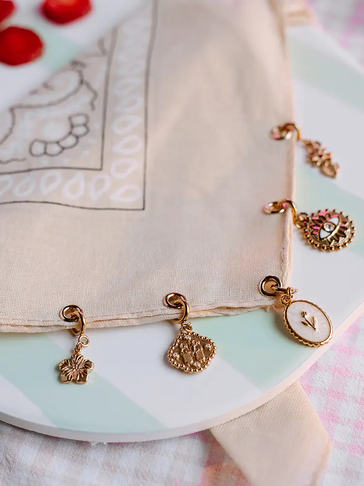 foulard charms blanc 2