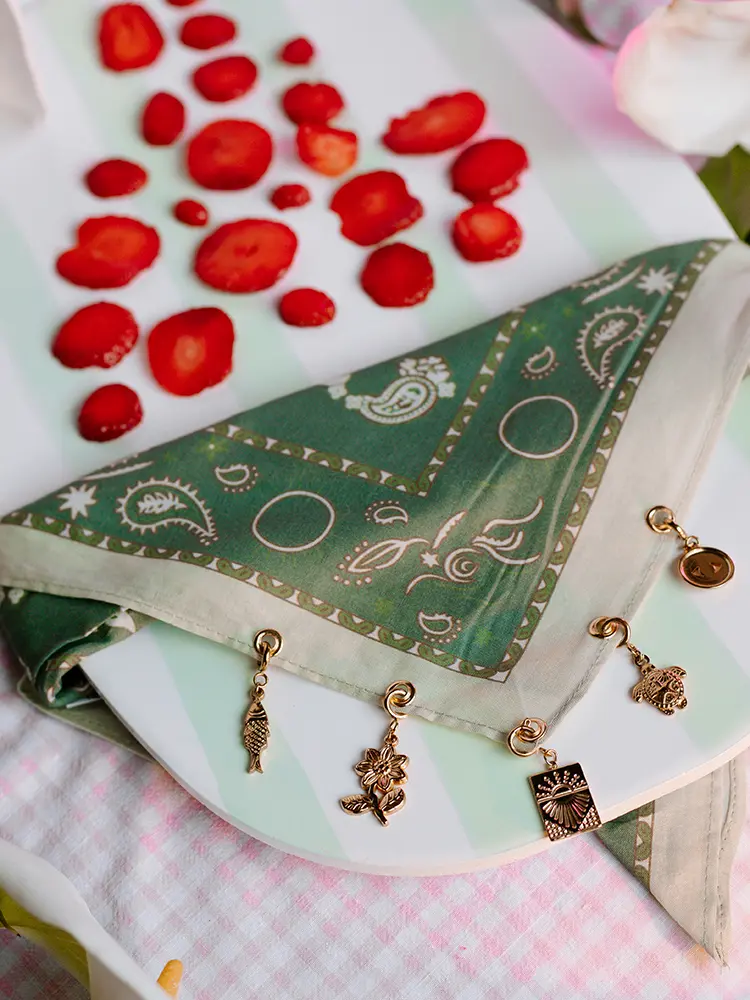 foulard charms vert 1